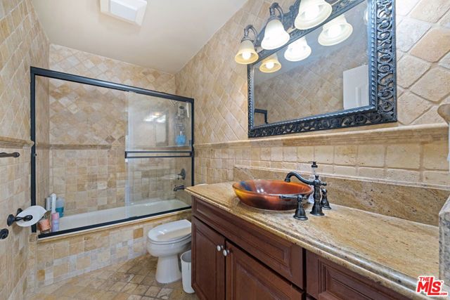 650 E Palm Avenue 302, Burbank, CA 91501