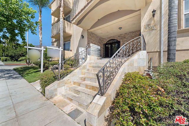 650 E Palm Avenue 302, Burbank, CA 91501