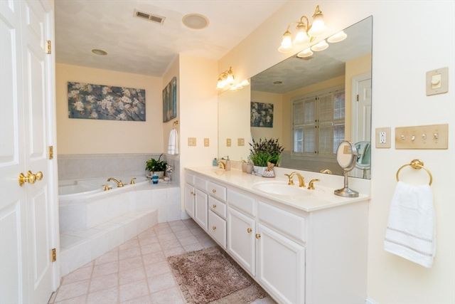 2 Macintyre Dr, North Reading, MA 01864