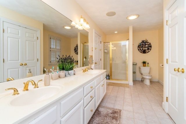 2 Macintyre Dr, North Reading, MA 01864