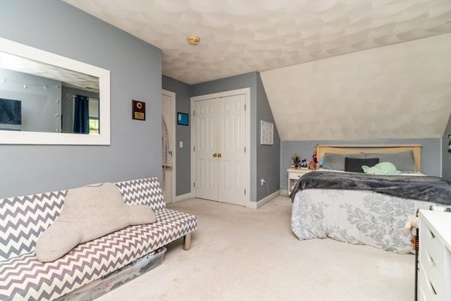 2 Macintyre Dr, North Reading, MA 01864