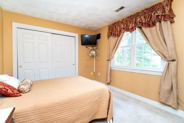 2 Macintyre Dr, North Reading, MA 01864