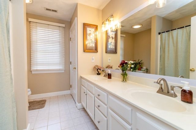 2 Macintyre Dr, North Reading, MA 01864