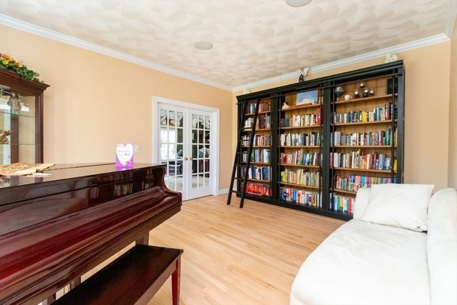 2 Macintyre Dr, North Reading, MA 01864