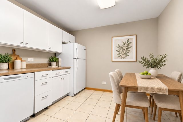 6050 Lake Bluff Drive 402, Tinley Park, IL 60477