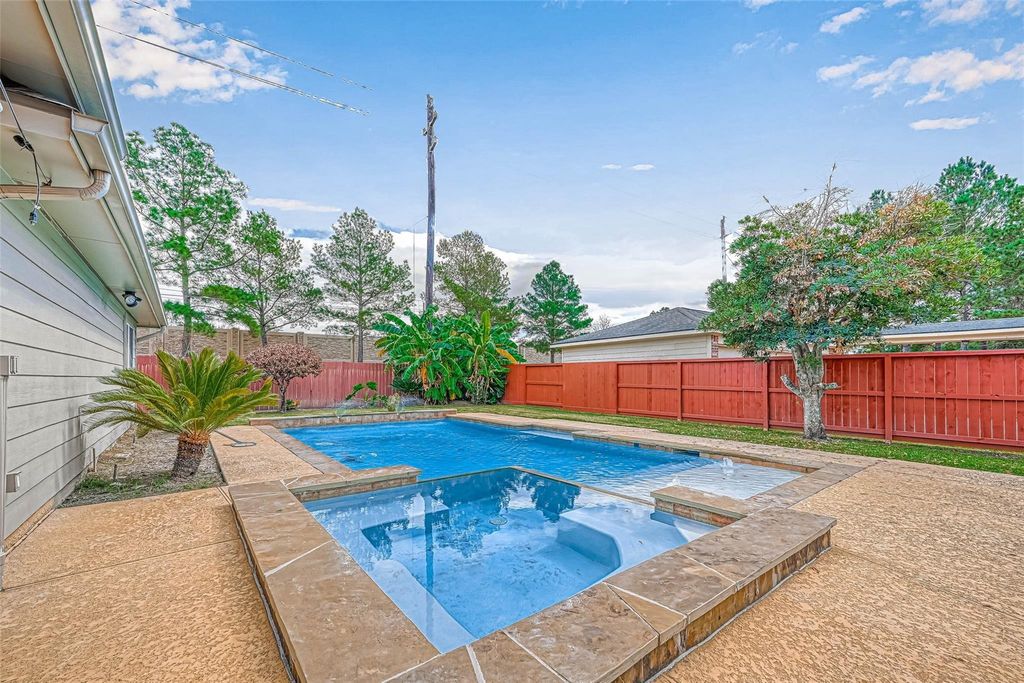 6106 Laguna Del Rey Drive, Houston, TX 77041