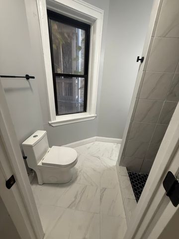 6737 S East End Avenue 1N, Chicago, IL 60649