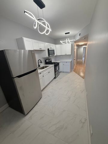 6737 S East End Avenue 1N, Chicago, IL 60649