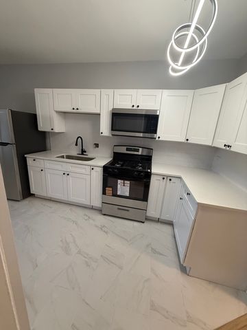 6737 S East End Avenue 1N, Chicago, IL 60649