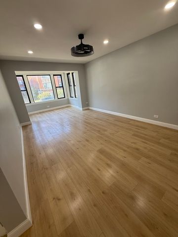 6737 S East End Avenue 1N, Chicago, IL 60649