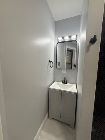 6737 S East End Avenue 1N, Chicago, IL 60649