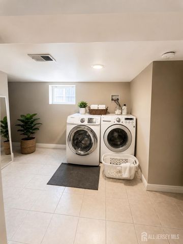 1780 W 4th Street, Piscataway, NJ 08854