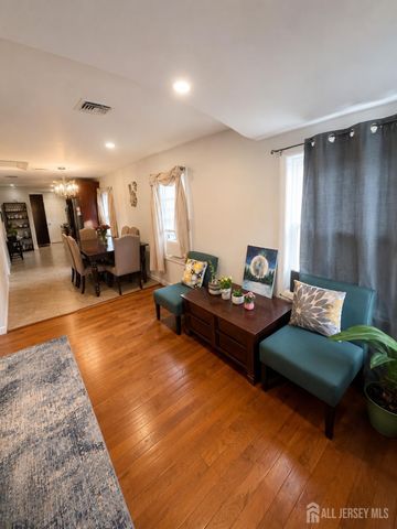 1780 W 4th Street, Piscataway, NJ 08854