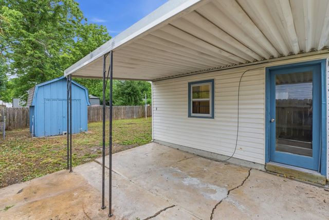 3018 E Southfork Ct, Wichita, KS 67216