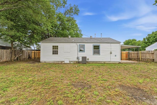 3018 E Southfork Ct, Wichita, KS 67216