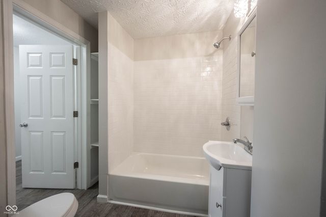 1040 Winfield Avenue, Indianapolis, IN 46222