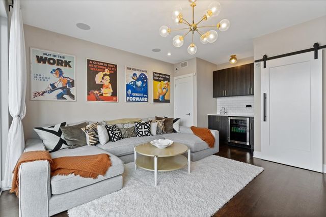 729 W 15th Street, Chicago, IL 60607