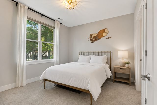 729 W 15th Street, Chicago, IL 60607