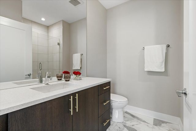 729 W 15th Street, Chicago, IL 60607