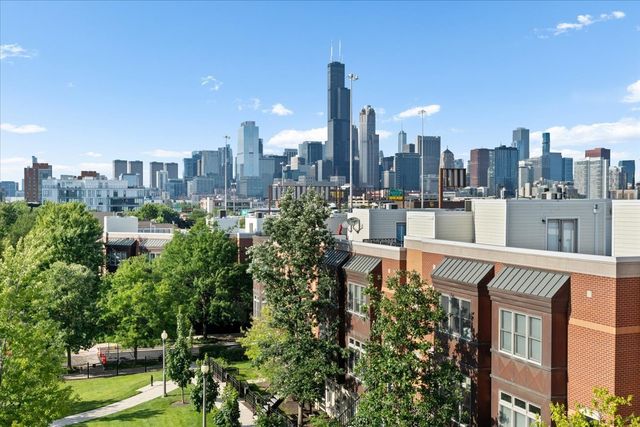 729 W 15th Street, Chicago, IL 60607