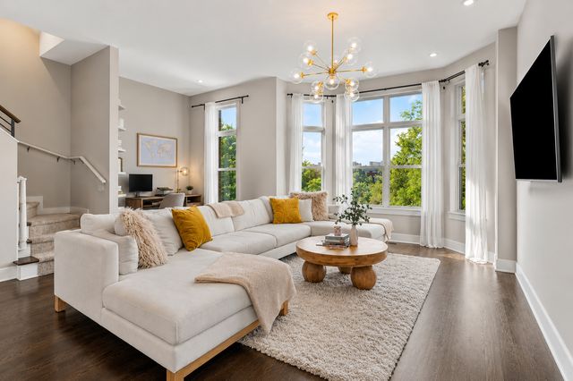 729 W 15th Street, Chicago, IL 60607