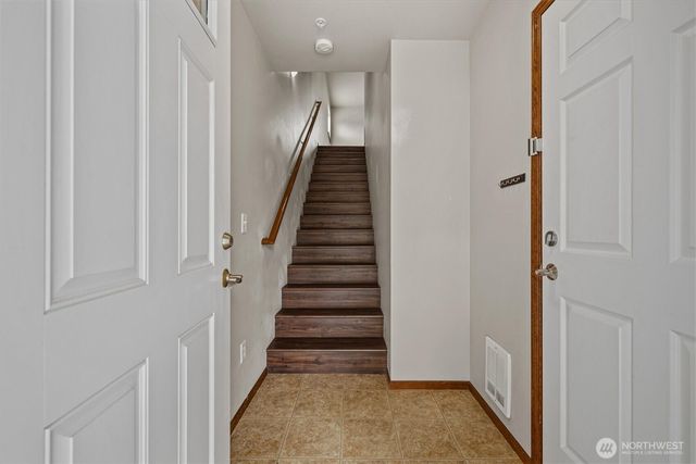 527 Neff Circle, Burlington, WA 98233