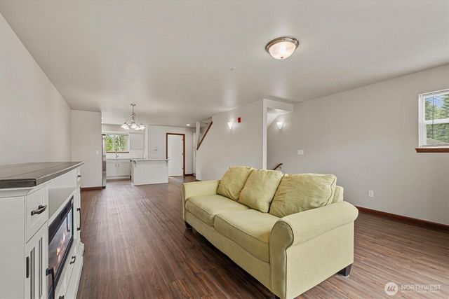 527 Neff Circle, Burlington, WA 98233