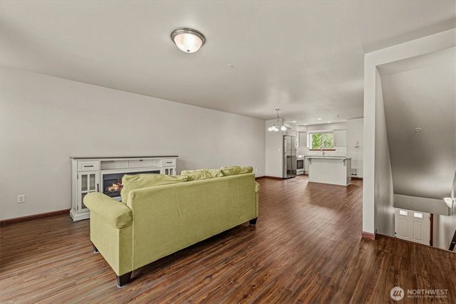 527 Neff Circle, Burlington, WA 98233