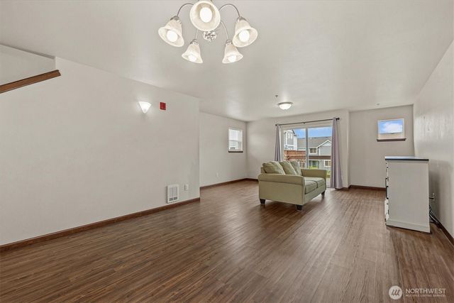 527 Neff Circle, Burlington, WA 98233