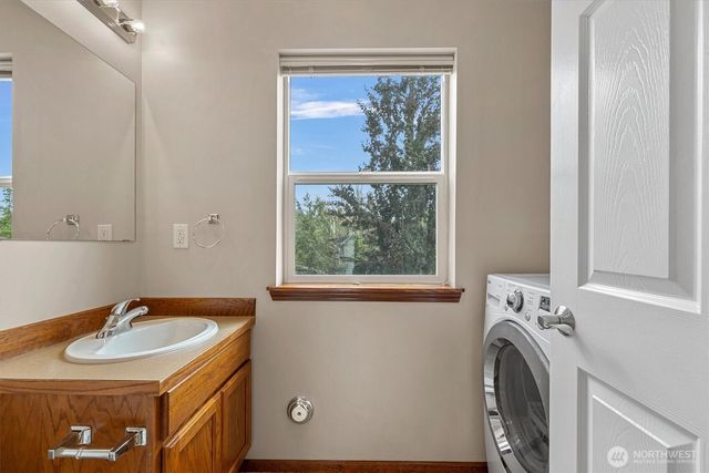 527 Neff Circle, Burlington, WA 98233