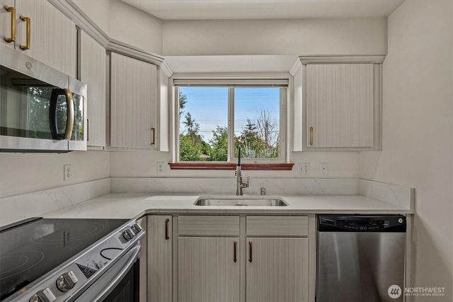 527 Neff Circle, Burlington, WA 98233