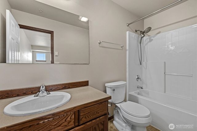 527 Neff Circle, Burlington, WA 98233