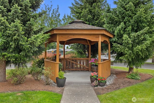 527 Neff Circle, Burlington, WA 98233