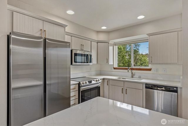 527 Neff Circle, Burlington, WA 98233
