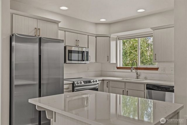 527 Neff Circle, Burlington, WA 98233
