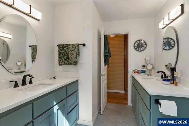 1225 Hillendale Dr SE, Salem, OR 97302