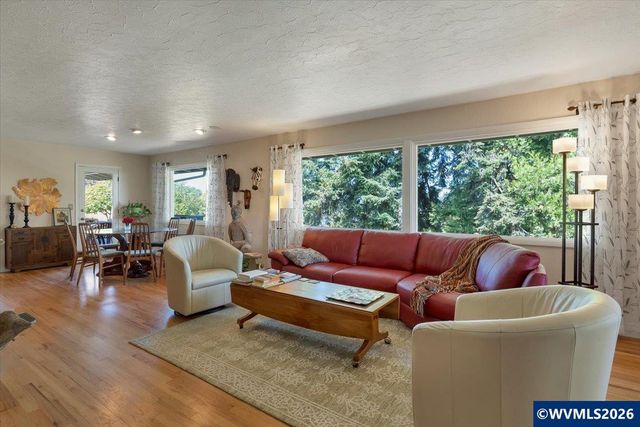 1225 Hillendale Dr SE, Salem, OR 97302