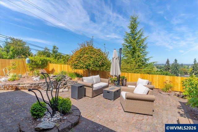 1225 Hillendale Dr SE, Salem, OR 97302