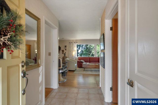 1225 Hillendale Dr SE, Salem, OR 97302