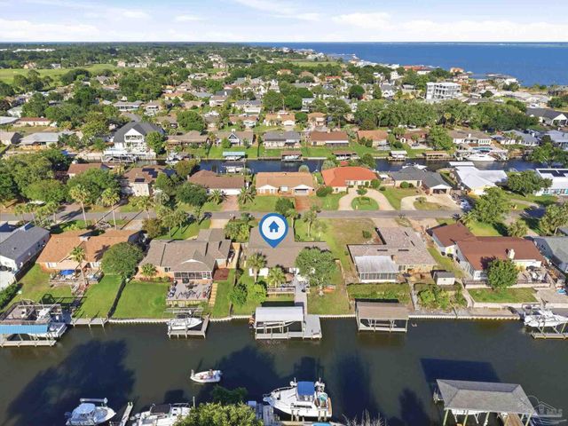 1143 Park Ln, Gulf Breeze, FL 32563