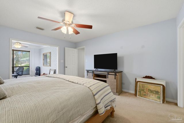 1143 Park Ln, Gulf Breeze, FL 32563
