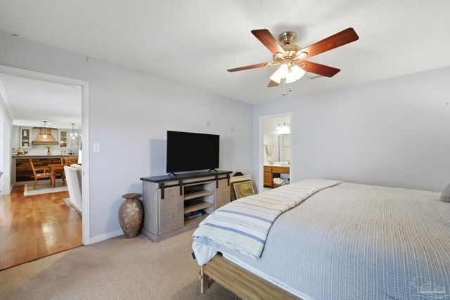 1143 Park Ln, Gulf Breeze, FL 32563