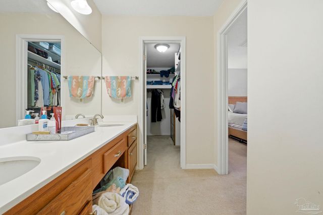 1143 Park Ln, Gulf Breeze, FL 32563