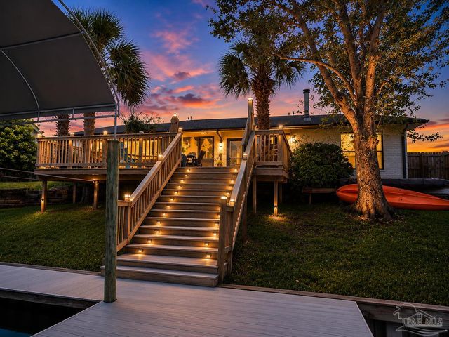 1143 Park Ln, Gulf Breeze, FL 32563
