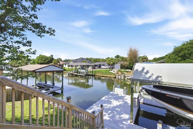 1143 Park Ln, Gulf Breeze, FL 32563