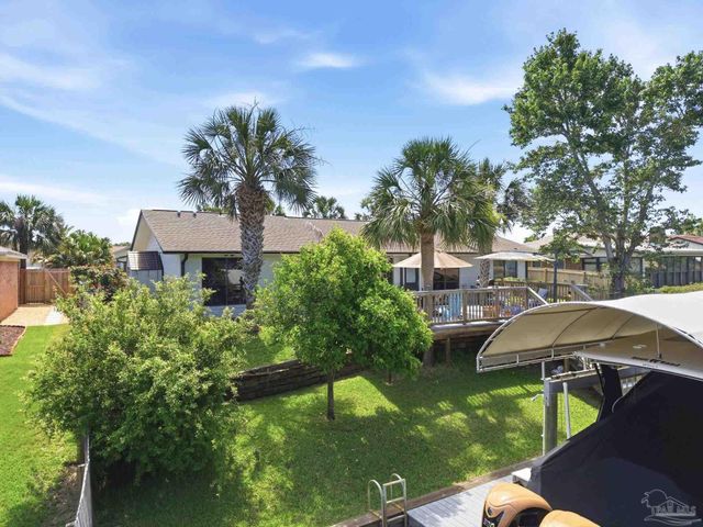 1143 Park Ln, Gulf Breeze, FL 32563