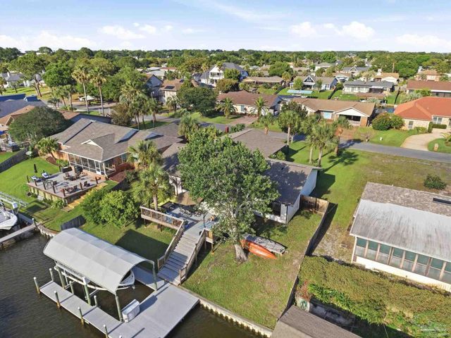1143 Park Ln, Gulf Breeze, FL 32563
