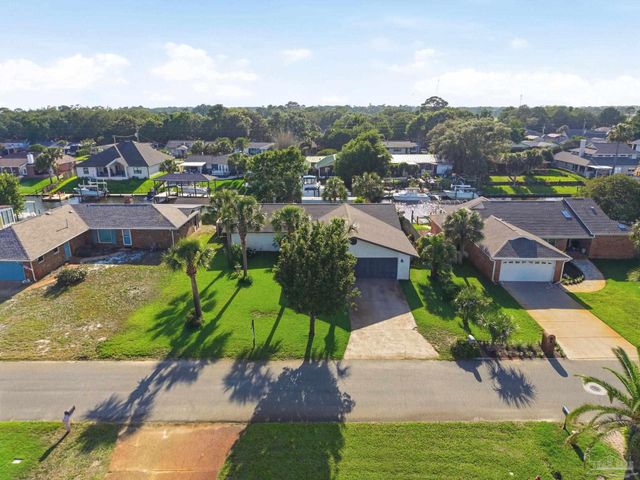 1143 Park Ln, Gulf Breeze, FL 32563