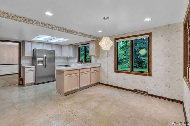 47 Woodstock Road, Grand Island, NY 14072