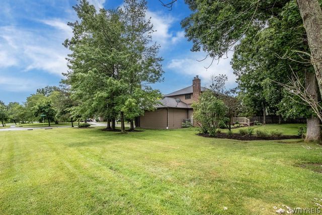 47 Woodstock Road, Grand Island, NY 14072